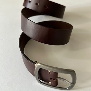 Hugo Boss dark brown  Genuine cows leather made in Italy 95-36